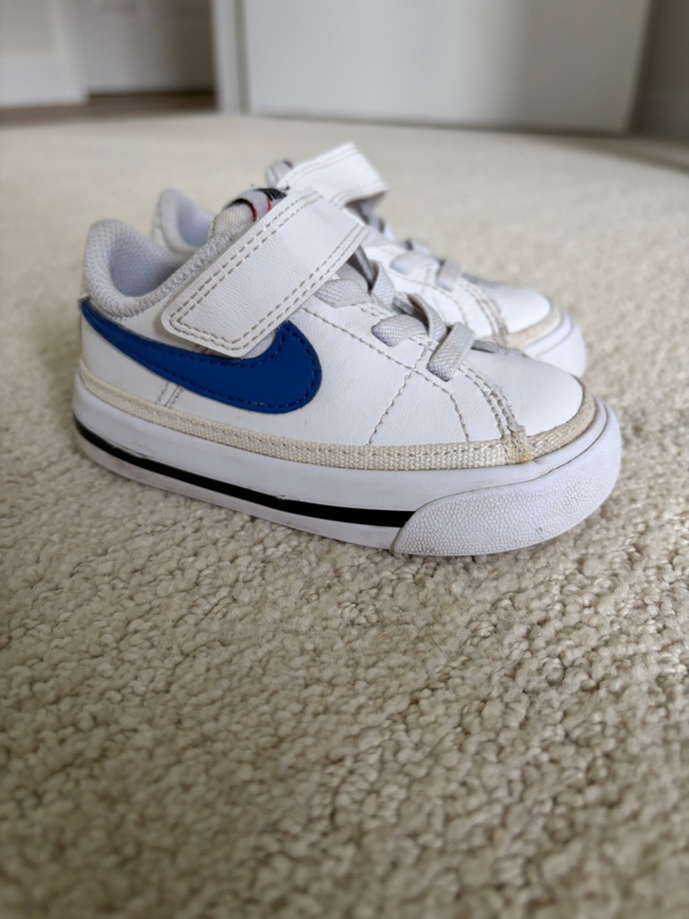 Toddler Nike Court LegacyTodd Sneakers with Blue Swoosh Size 5C
